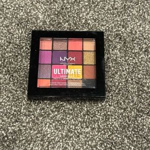 Nyx festival eyeshadow palette